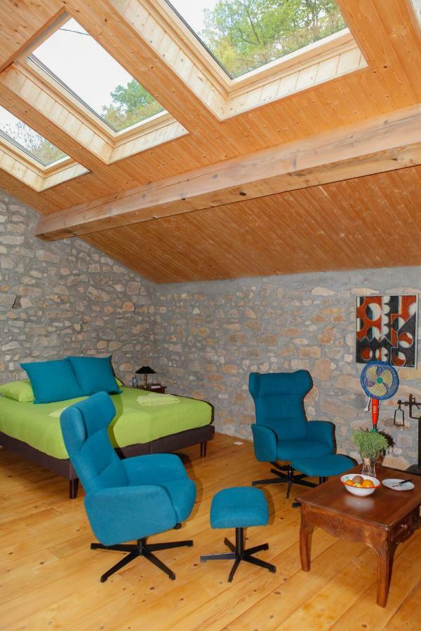 Moulin D'Entre Les Roches Bed & Breakfast Puivert Exterior photo