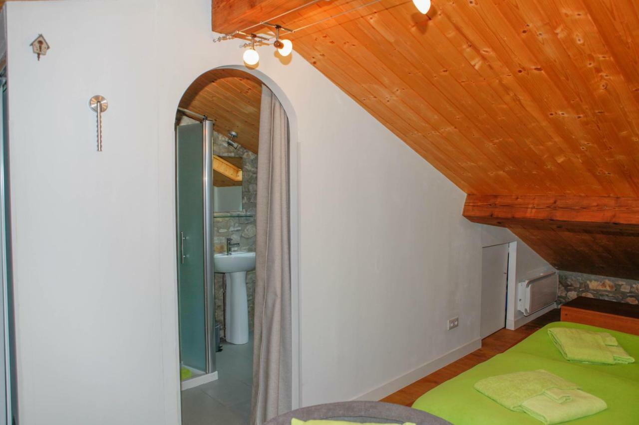 Moulin D'Entre Les Roches Bed & Breakfast Puivert Exterior photo