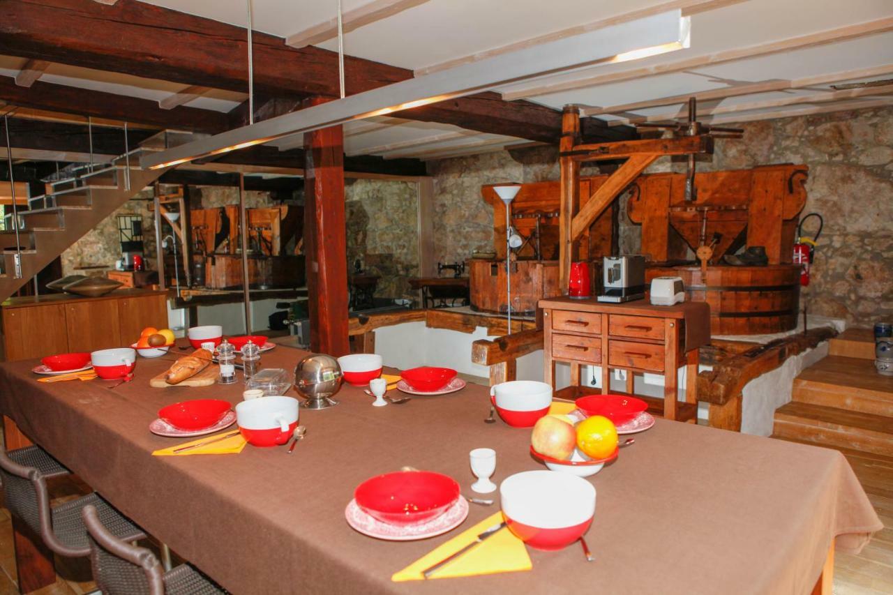 Moulin D'Entre Les Roches Bed & Breakfast Puivert Exterior photo
